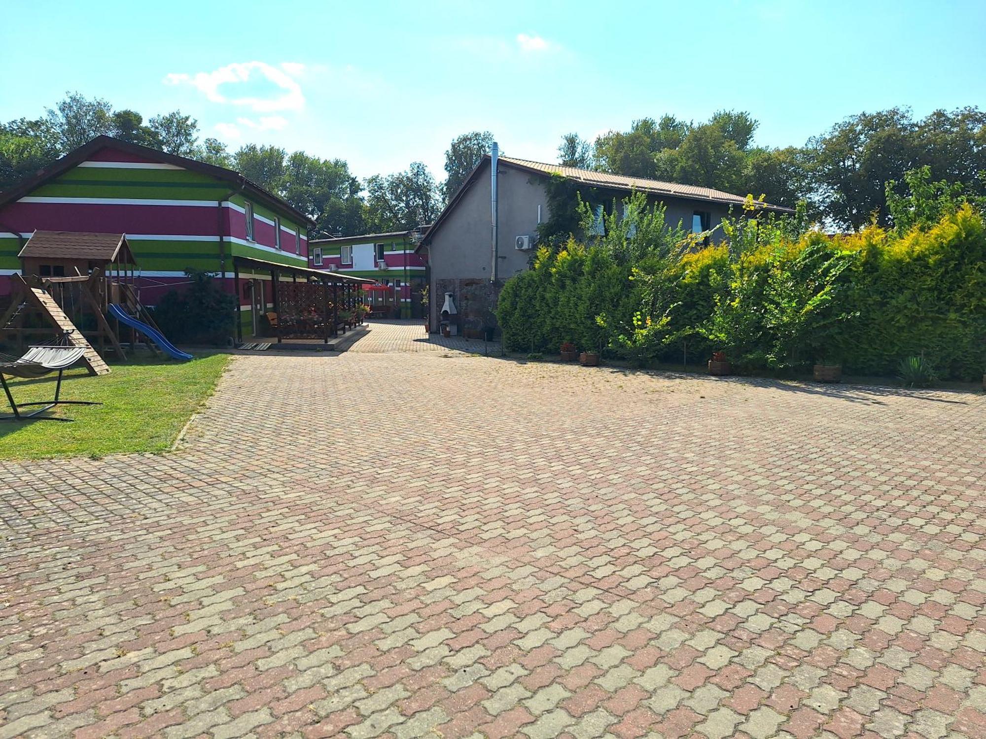 Pokoje Podzamcze Старе Драшско Екстериор снимка